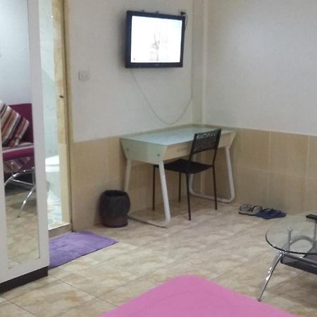 Jasmin Guest House Pattaya Exterior photo