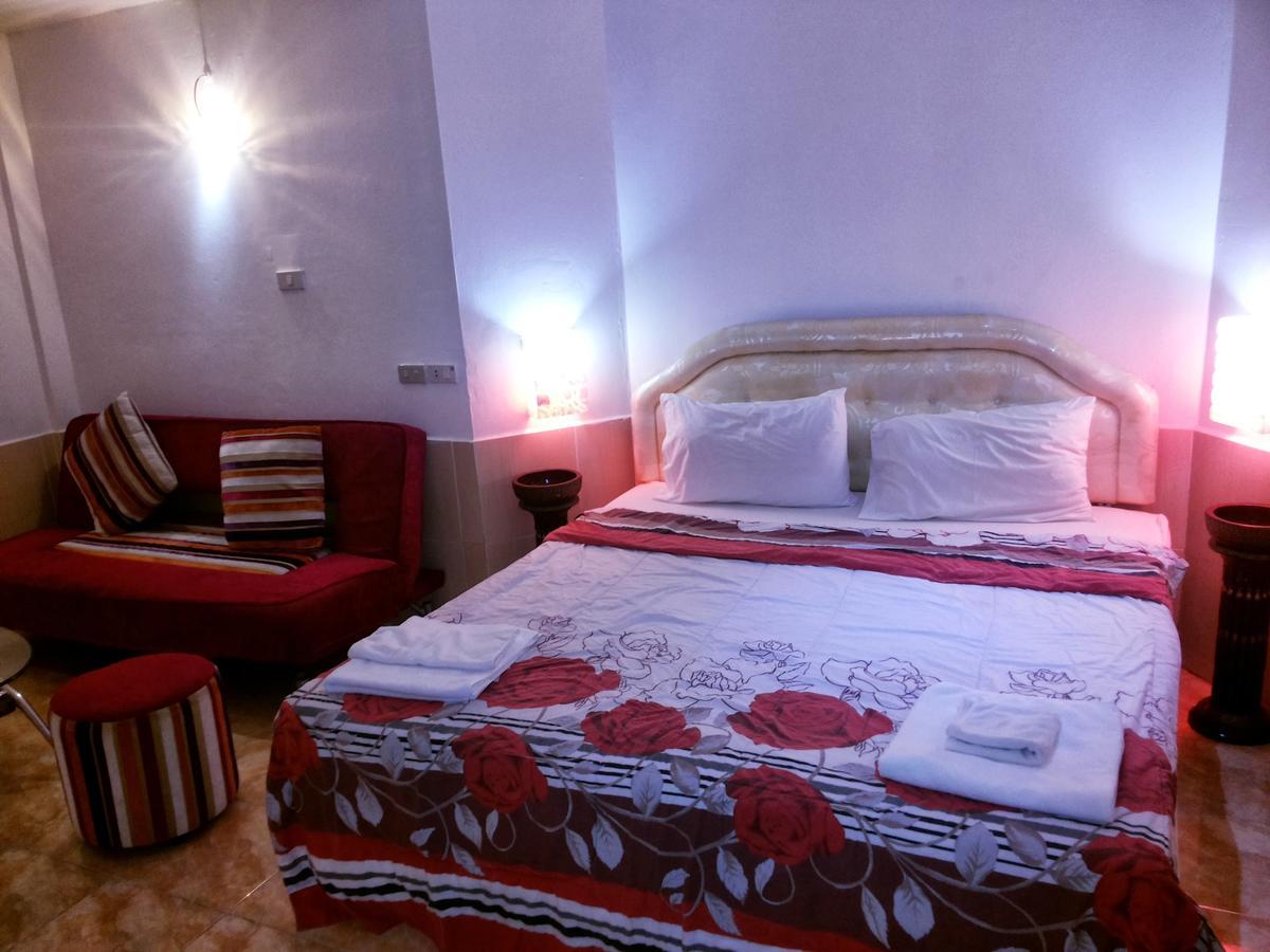 Jasmin Guest House Pattaya Exterior photo