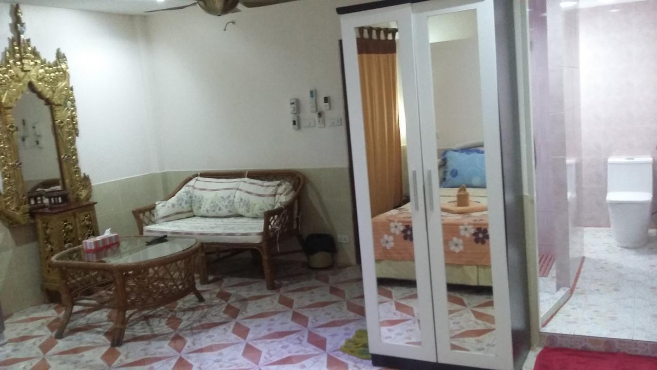 Jasmin Guest House Pattaya Exterior photo