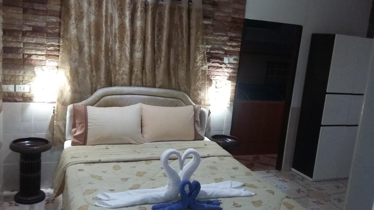 Jasmin Guest House Pattaya Exterior photo