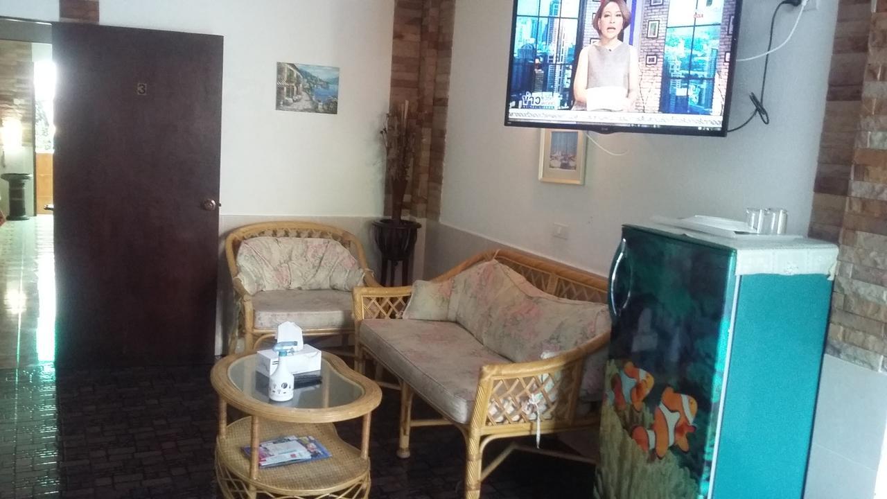 Jasmin Guest House Pattaya Exterior photo
