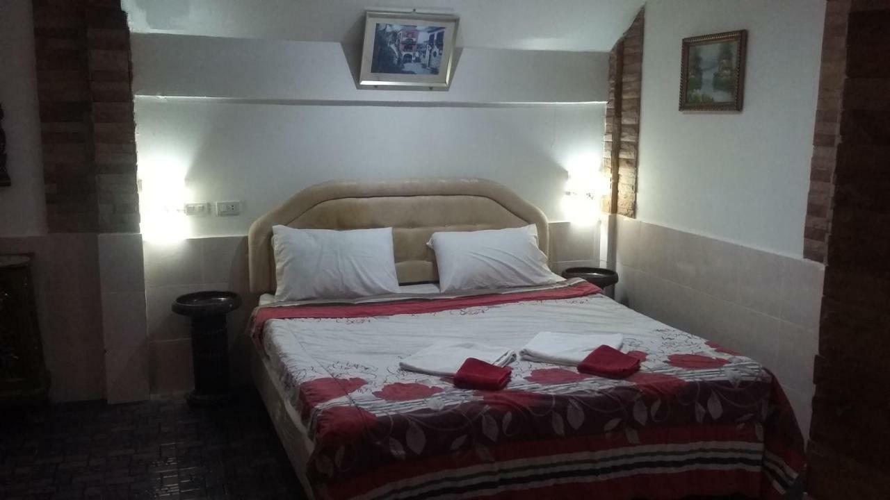 Jasmin Guest House Pattaya Exterior photo