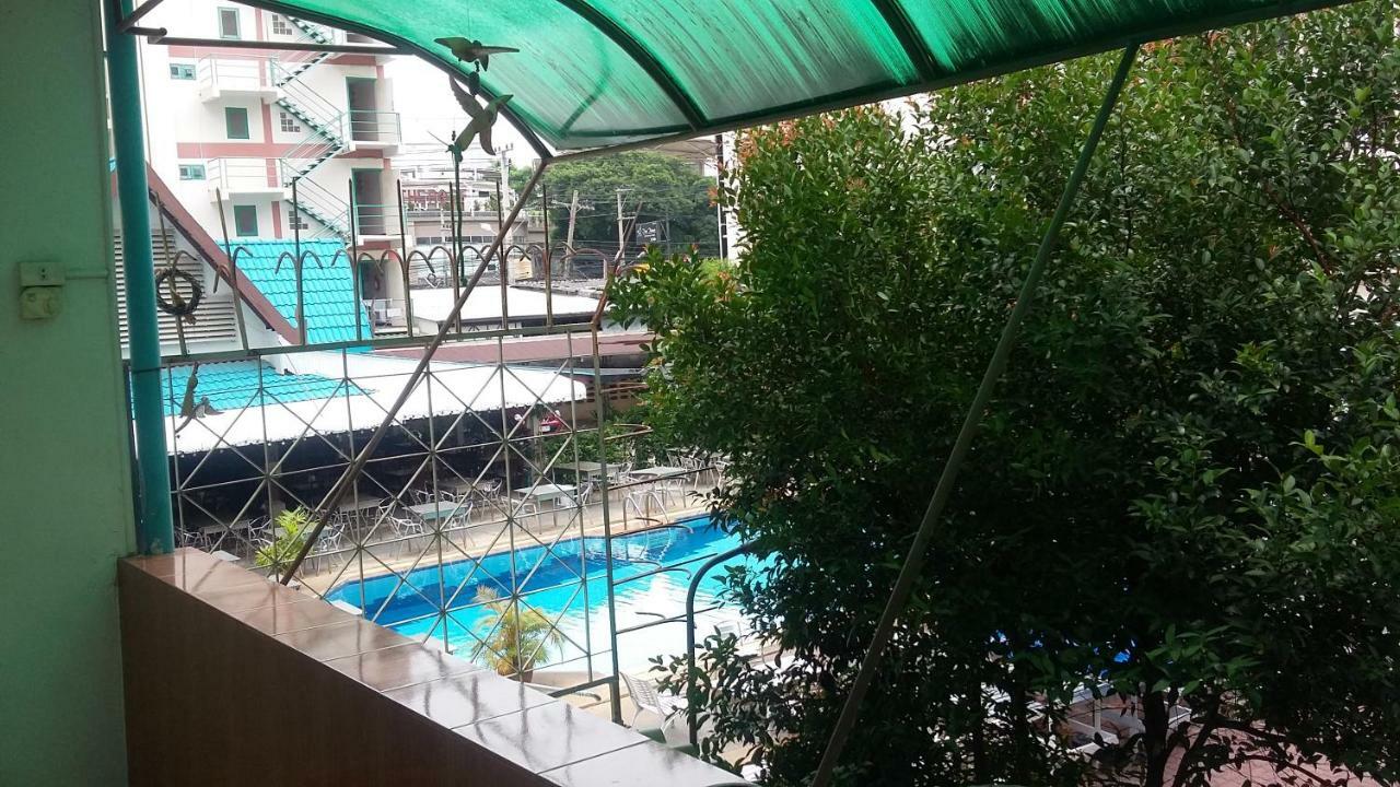 Jasmin Guest House Pattaya Exterior photo