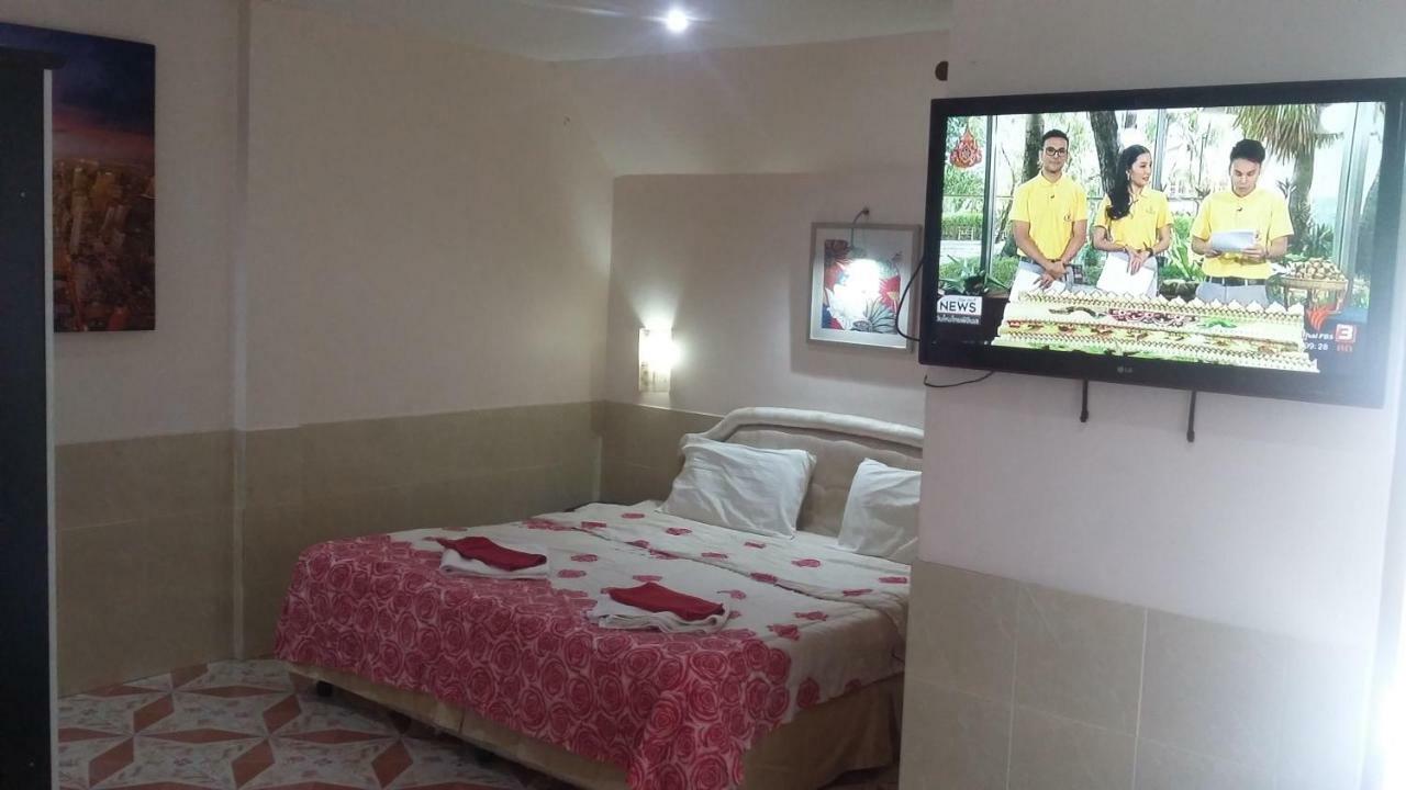 Jasmin Guest House Pattaya Exterior photo