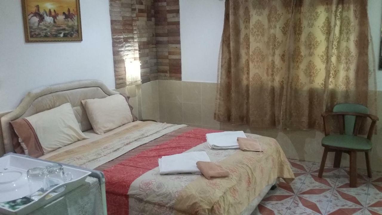 Jasmin Guest House Pattaya Exterior photo