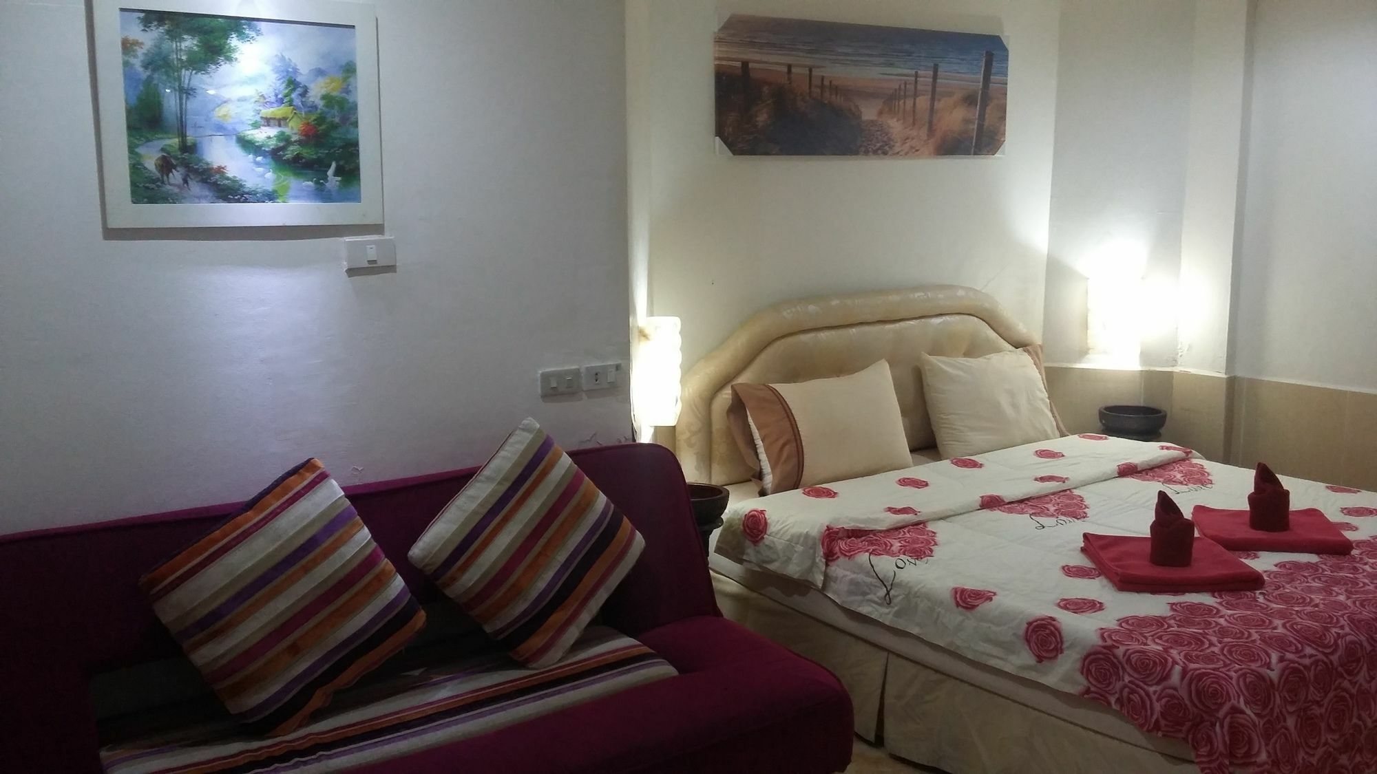 Jasmin Guest House Pattaya Exterior photo
